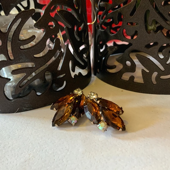 Brown and AB Flower Bead Cluster Clip on Earrings- in good condition - Picture 1 of 9